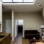 Adam & Eve Paleisstraat 4*