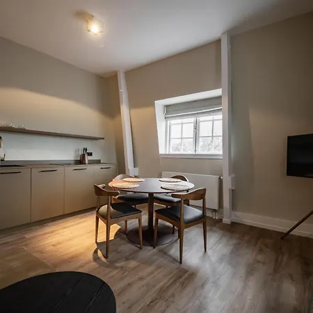 Adam & Eve Paleisstraat מלון