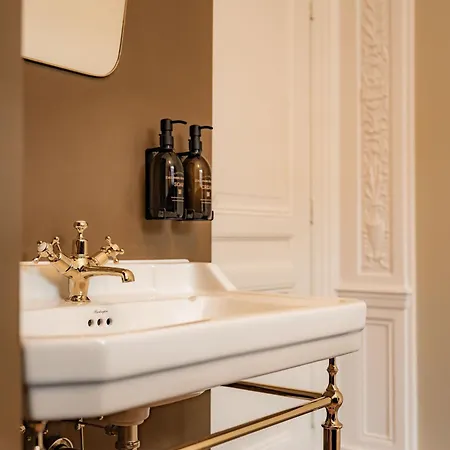 Adam & Eve Paleisstraat Hotel 4*