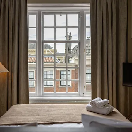 Adam & Eve Paleisstraat Hotel