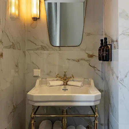 Hotel Adam & Eve Paleisstraat