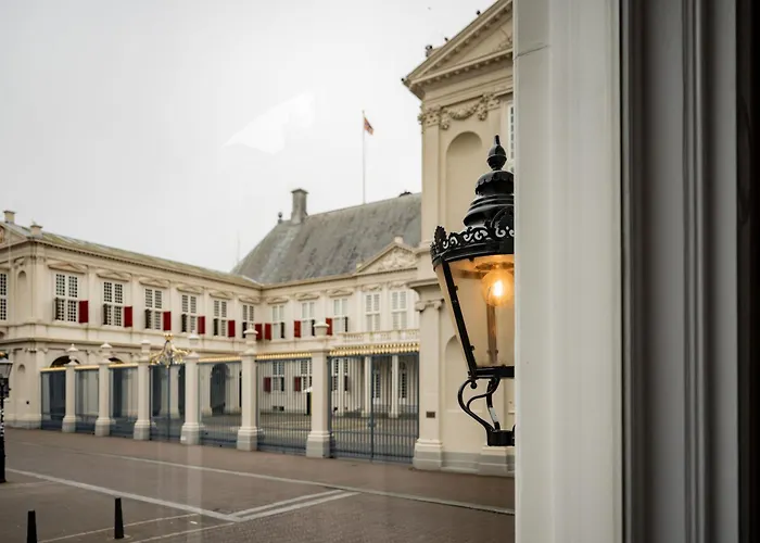 Adam & Eve Paleisstraat Hotel 4*