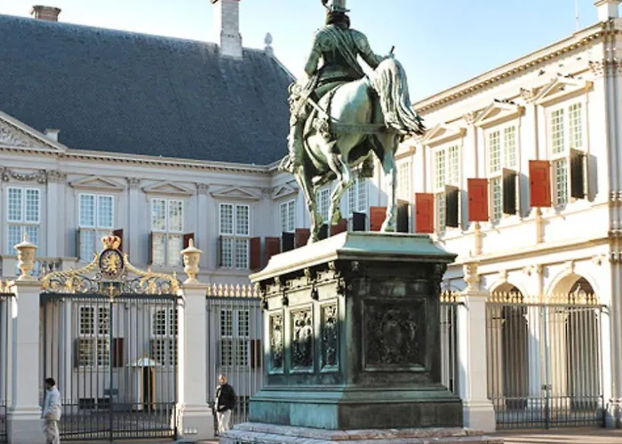 Adam & Eve Paleisstraat Ξενοδοχείο