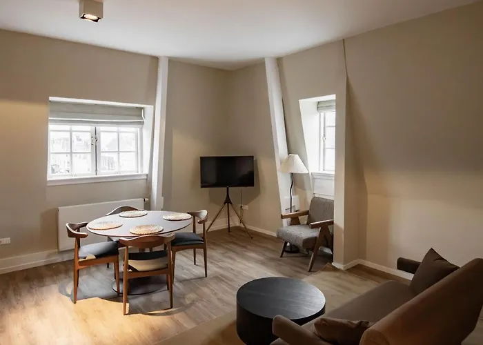 Adam & Eve Paleisstraat Ξενοδοχείο 4*