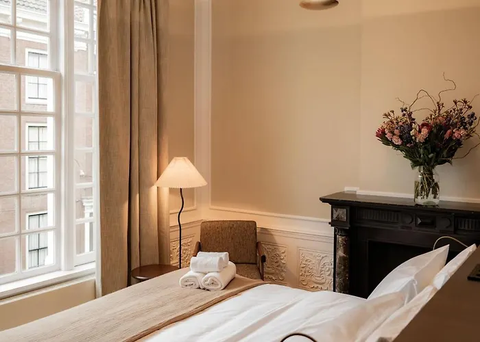 Adam & Eve Paleisstraat Ξενοδοχείο 4*